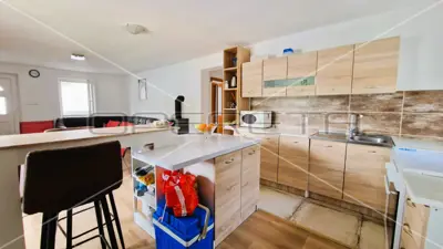 Kuća 233 m², Kruševo - 2 stana i pogled na more - 11