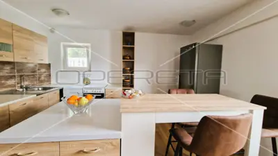 Kuća 233 m², Kruševo - 2 stana i pogled na more - 4