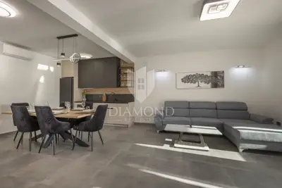 Haus zum Kauf in Umag, 210 m² - 9