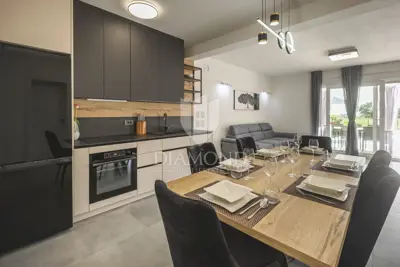 Haus zum Kauf in Umag, 210 m² - 5