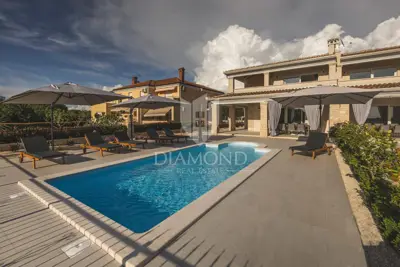 Haus zum Kauf in Umag, 210 m² - 4