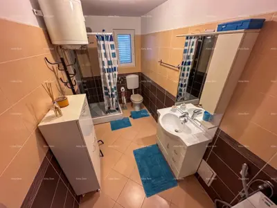 Haus mit zwei Wohnungen, Valbandon, Garage und Parkplatz auf dem Grundstück - 8