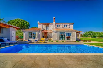 House 226 m², Fažana surroundings - close to the sea and amenities