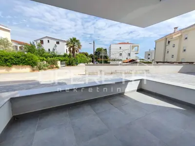 Zweizimmerwohnung mit Garten und 3 Parkplätzen, 200 m vom Meer, Petrčane, Zadar - 9