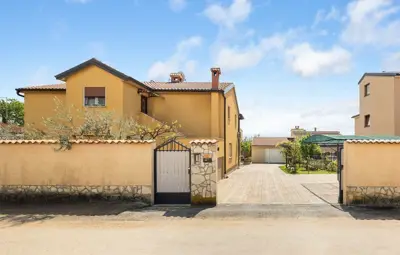 House for sale in Poreč, 300 m² - 2