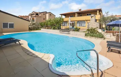 Haus 160 m², Poreč - Meerblick und Pool