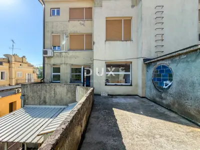 MATULJI, CENTAR - Gelegenheit - Etage zur Anpassung mit hohen Decken, - 22