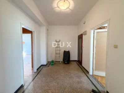MATULJI, CENTAR - Gelegenheit - Etage zur Anpassung mit hohen Decken, - 18