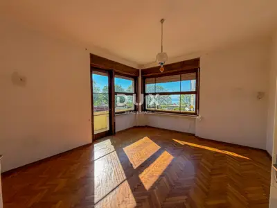 MATULJI, CENTAR - Gelegenheit - Etage zur Anpassung mit hohen Decken, - 2