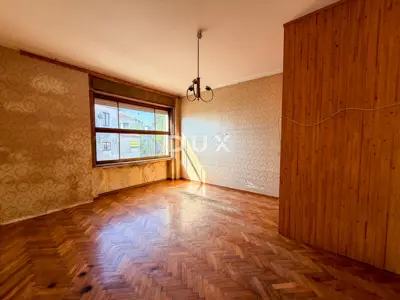 MATULJI, CENTAR - Gelegenheit - Etage zur Anpassung mit hohen Decken, - 4