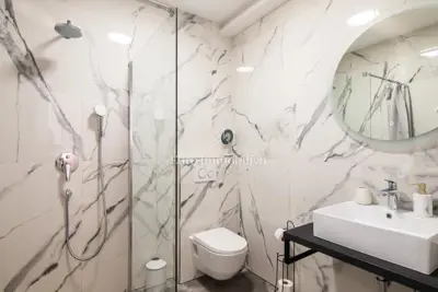 Apartman 100 m², Njivice, vlastiti bazen i uređena okućnica - 14