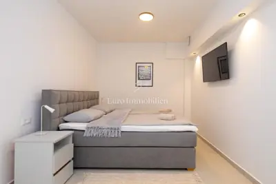 Apartman 100 m², Njivice, vlastiti bazen i uređena okućnica - 19