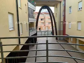 Wohnung 61,88 m², Umag - 2 Zimmer, Loggia und Parkplatz