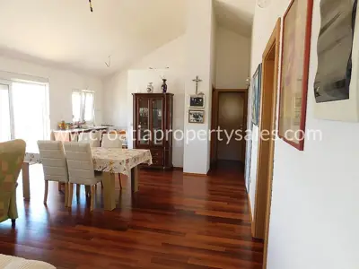 Apartman 96 m², Trogir - pogled na more i balkon 40 m² - 4
