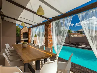 Barban -šarmantna villa blizu mora sa saunom, jacuzziem, bazenom te vez