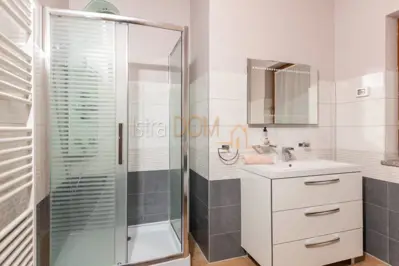 - Stan 240 m² sa bazenom i garažom, blizina mora - - 18