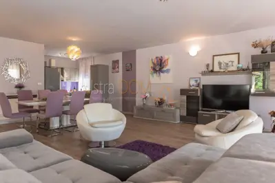 - Stan 240 m² sa bazenom i garažom, blizina mora - - 6