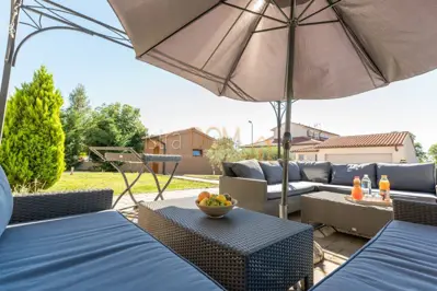 - Stan 240 m² sa bazenom i garažom, blizina mora - - 9