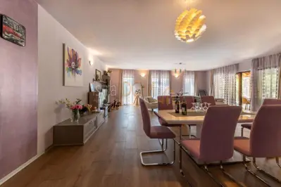 - Stan 240 m² sa bazenom i garažom, blizina mora - - 4