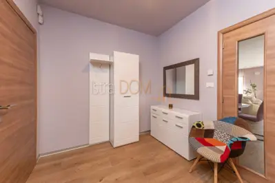 - Stan 240 m² sa bazenom i garažom, blizina mora - - 15