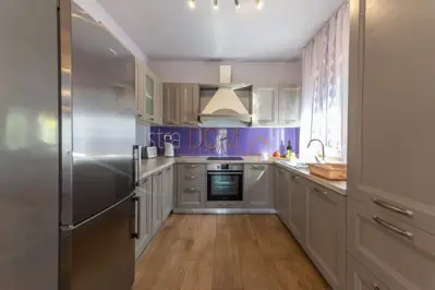 - Stan 240 m² sa bazenom i garažom, blizina mora - - 5