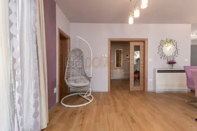 - Stan 240 m² sa bazenom i garažom, blizina mora - - 7