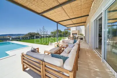 Villa 180 m², Kaštel Novi, Pool und Gartenmöbel
