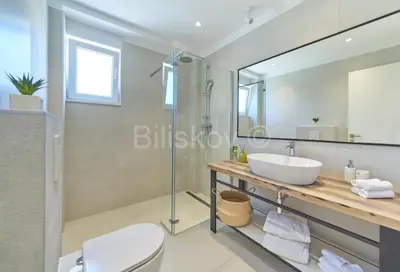Villa 180 m², Kaštel Novi, Pool und Gartenmöbel - 12