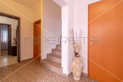 House 332 m², Nova Veruda, quiet dead-end street and three apartments - 10