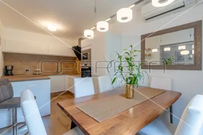 House 332 m², Nova Veruda, quiet dead-end street and three apartments - 4