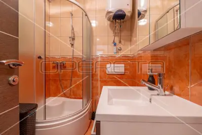 House 332 m², Nova Veruda, quiet dead-end street and three apartments - 11