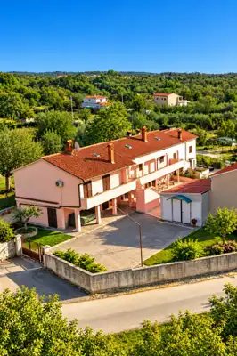 Haus 260 m², Svetvinčenat - zwei verbundene Häuser und Konoba - 11