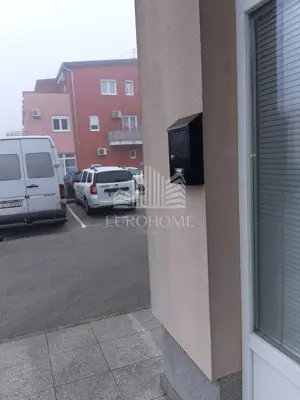 Poslovni prostor pogodan za stanovanje - 6