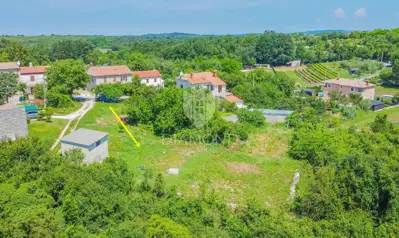 Bauland 702 m², Brtonigla - Projekt eines Hauses mit Pool - 2