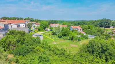 Bauland 702 m², Brtonigla - Projekt eines Hauses mit Pool