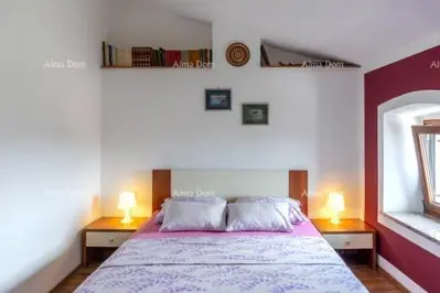 Kuća u Medulinu, 3 etaže i dvorište, 500 m od mora