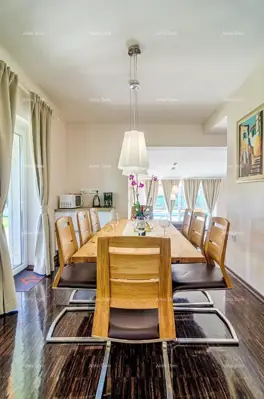 House 226 m², Fažana by the sea, heated pool - 12