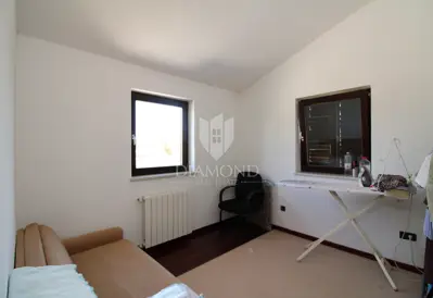 Kuća u Labinu, mirna lokacija blizu mora i garaža - 11