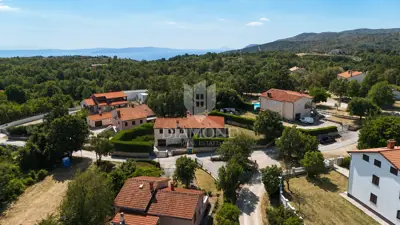 Kuća u Labinu, mirna lokacija blizu mora i garaža