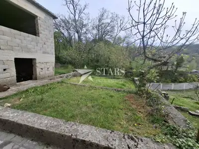 Rijeka, Gornja Drenova - Haus mit drei Wohnungen, großer Gartenbereich - 3