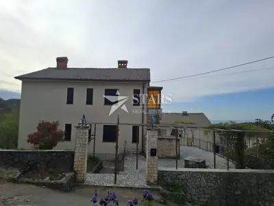 Rijeka, Gornja Drenova - Haus mit drei Wohnungen, großer Gartenbereich - 7