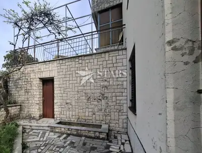 Rijeka, Gornja Drenova - Haus mit drei Wohnungen, großer Gartenbereich - 8