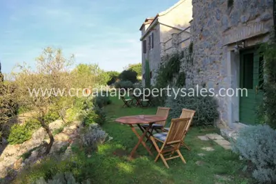 House, Otok Vis, 300 m², 1 050 000 € - 3
