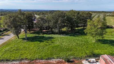 Višnjan - land with a project for a residential building