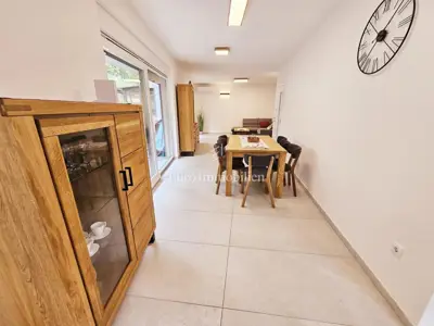 Kuća 198 m², Malinska - centar, garaža i okućnica - 14