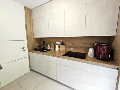 Kuća 198 m², Malinska - centar, garaža i okućnica - 4