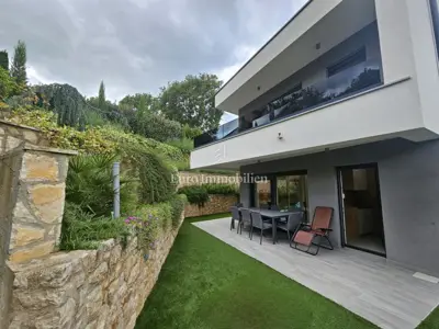 Kuća 198 m², Malinska - centar, garaža i okućnica - 2