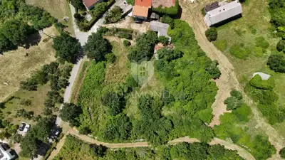 Bauland 2.593 m², Barban - regelmäßige Form - 2