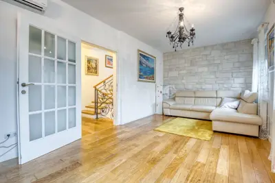 Kuća 160 m², Lašćina - mirna lokacija blizu Maksimira