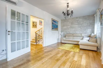Kuća 160 m², Lašćina - mirna lokacija blizu Maksimira